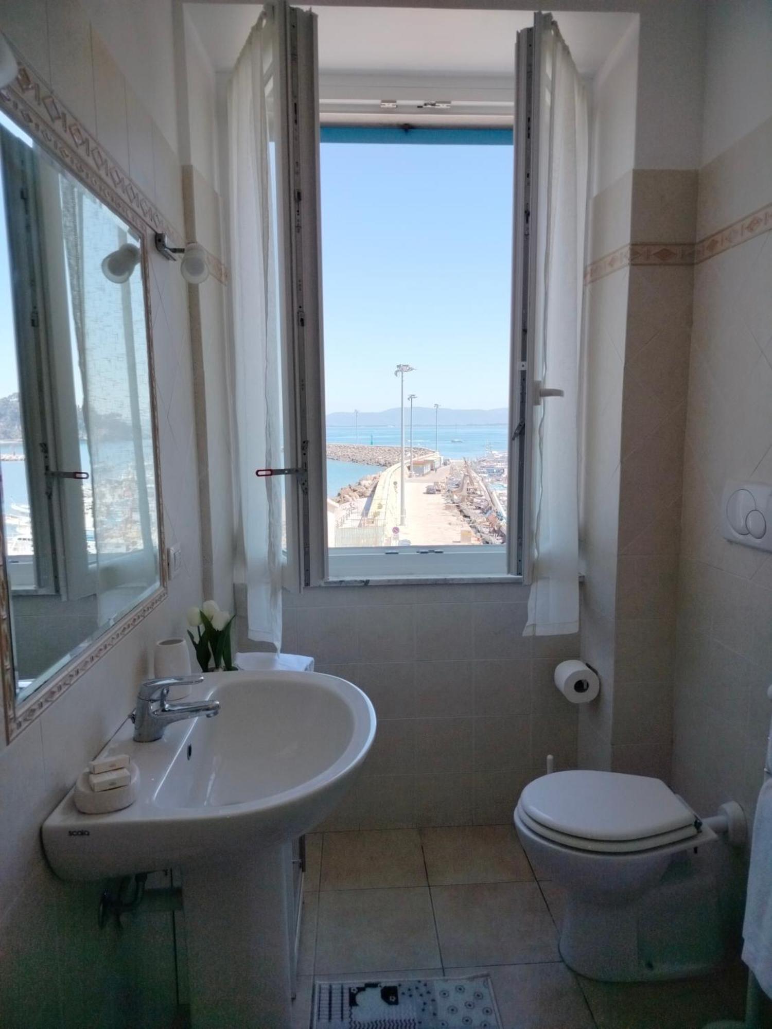 Casa La Marinella Sul Porto Apartment Porto Santo Stefano  Bagian luar foto